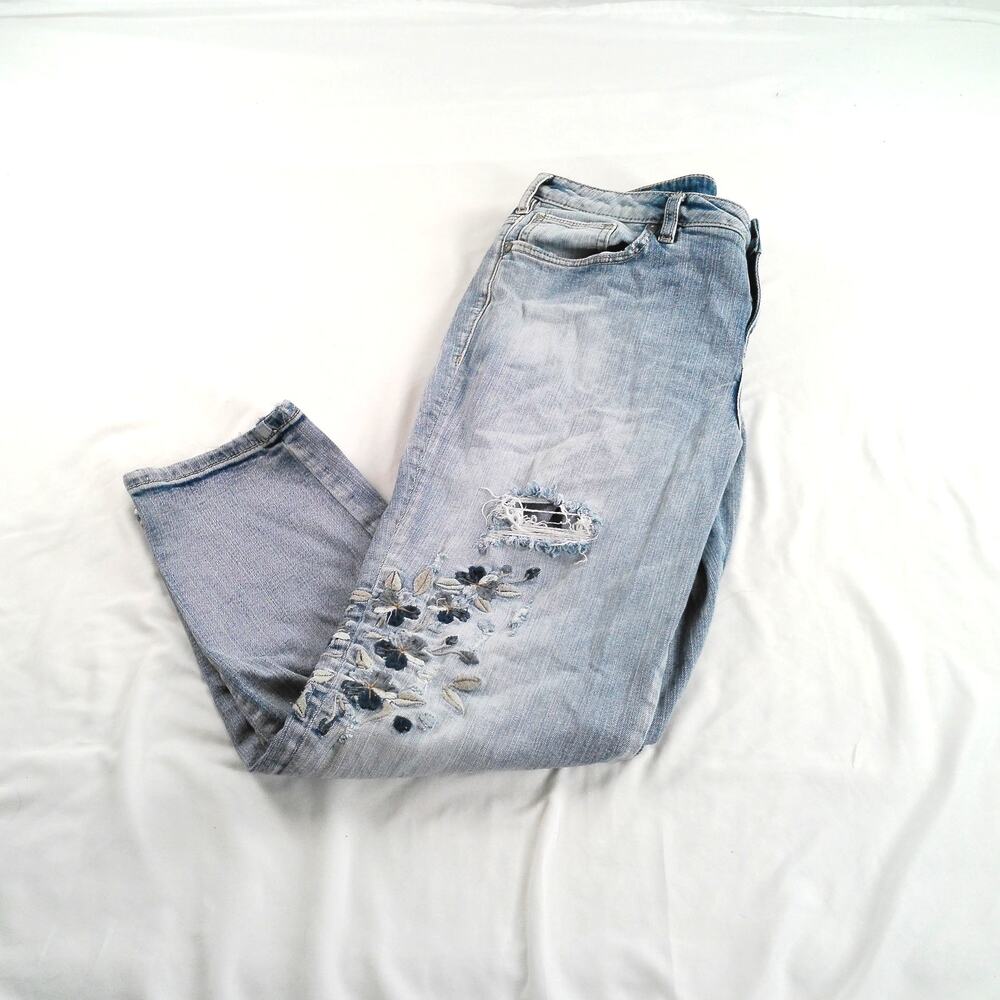 Silver Jeans Co Izzy Jeans Womens Light Wash Floral Embroidered Distressed Denim